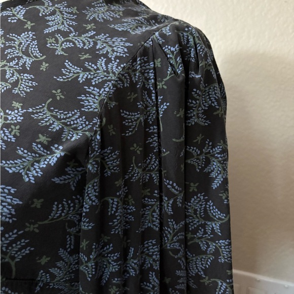 Veronica Beard Black Clarke Silk Blouse. Button Back, Leg of Mutton Sleeves. - Picture 6 of 16